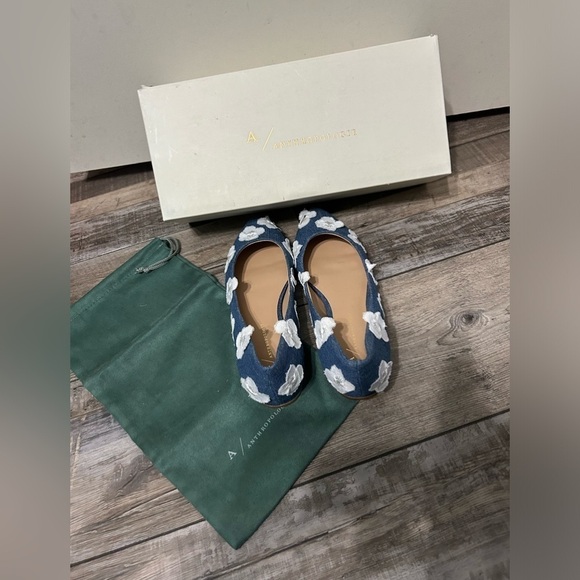 Anthropologie Dark Denim White Floral Applqe Ballet flats shoes TJL-20-6 - Picture 7 of 10